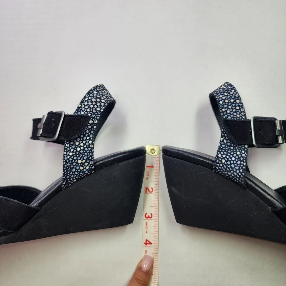 Arche Stylish‎ Black and White Wedge Sandals
